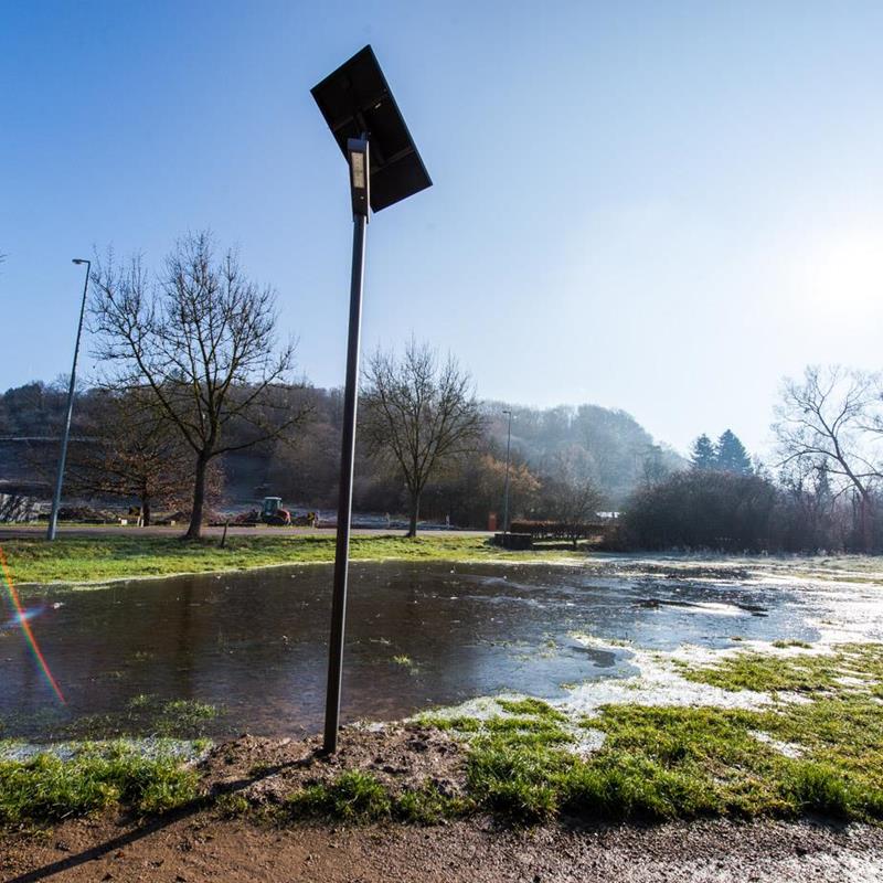 Lampes solaires - la lumière grâce à la puissance du soleil