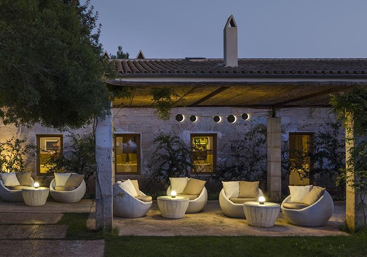 Focus sur la terrasse : une lumière agréable pour une ambiance chaleureuse
